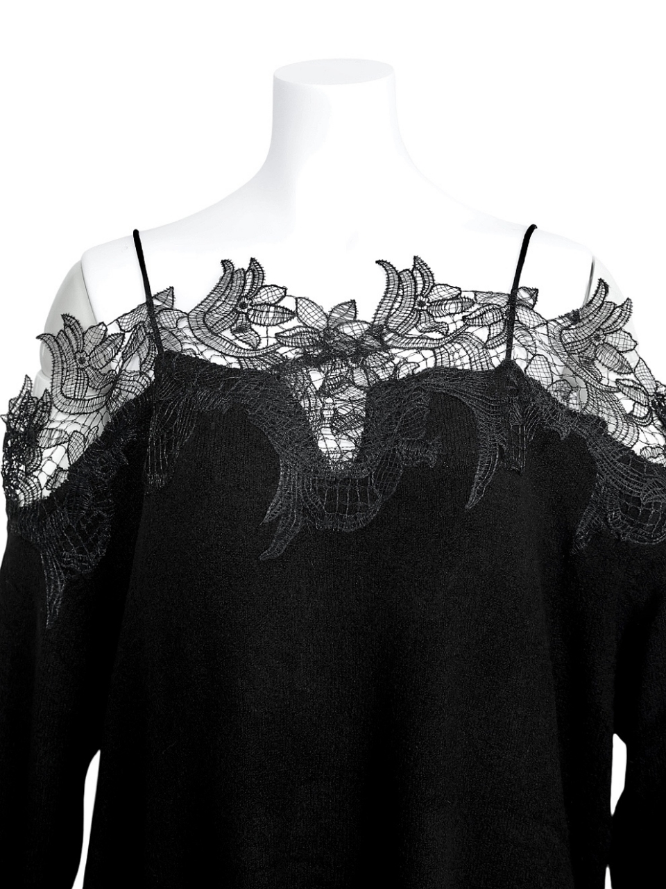 フローラルレースオーバーニットBLACK スタイリングイメージ6