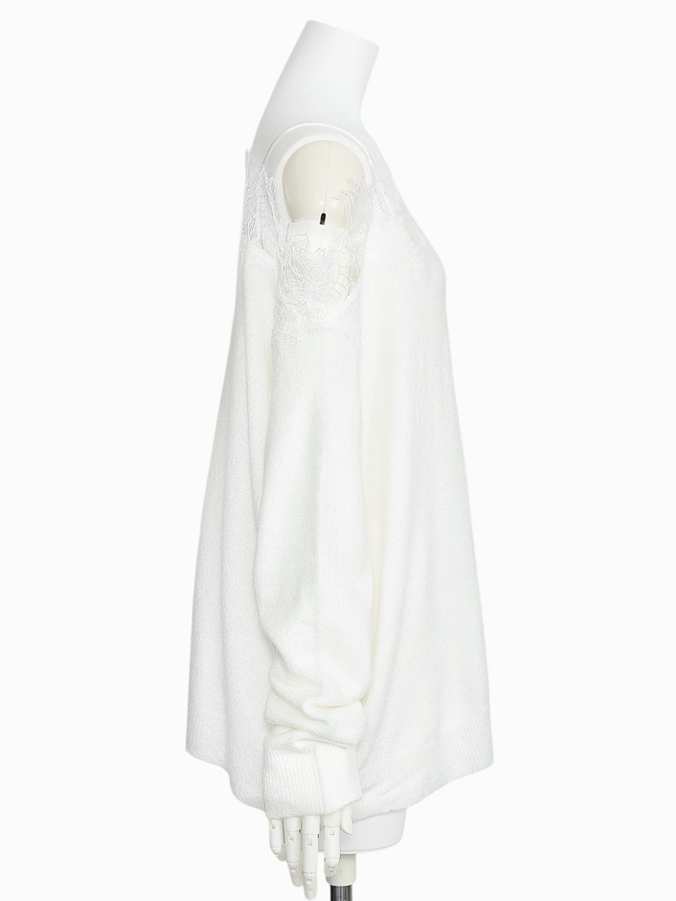 ☆再販予約 4日9時締切☆フローラルレースオーバーニットWHITE スタイリングイメージ3