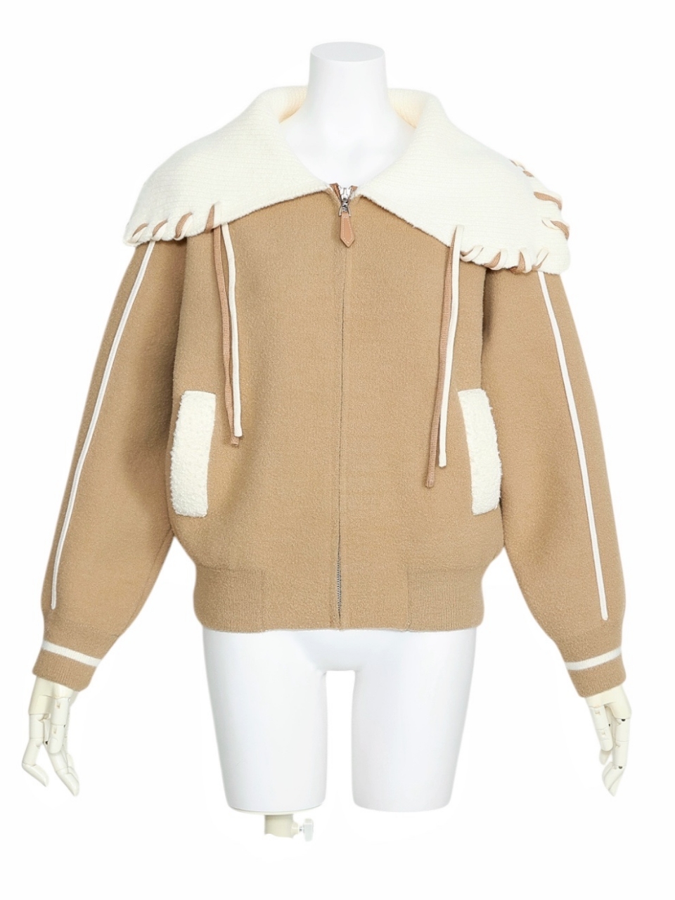 ケープカラーパイピングブルゾンMILKTEA スタイリングイメージ1