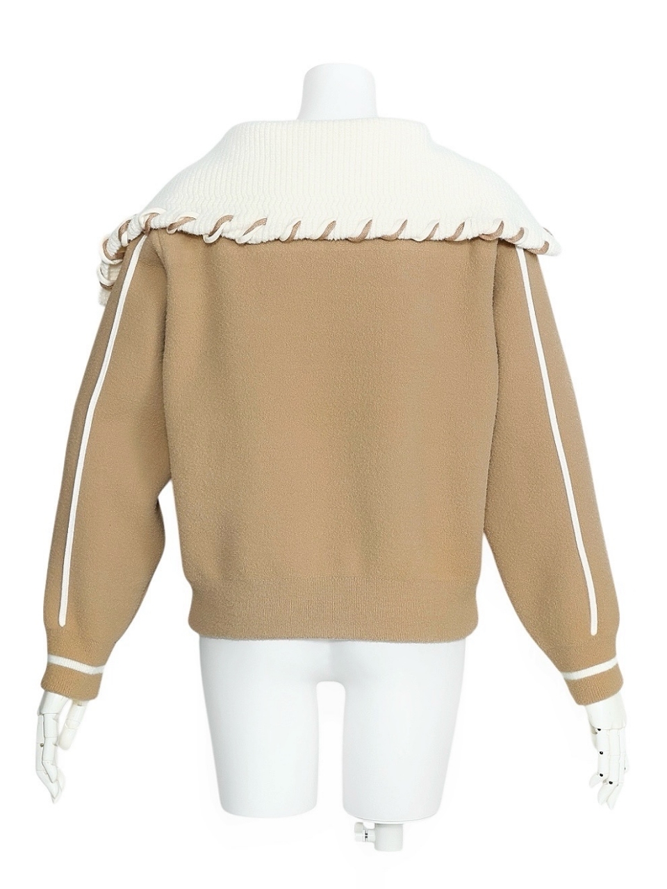 ケープカラーパイピングブルゾンMILKTEA スタイリングイメージ3