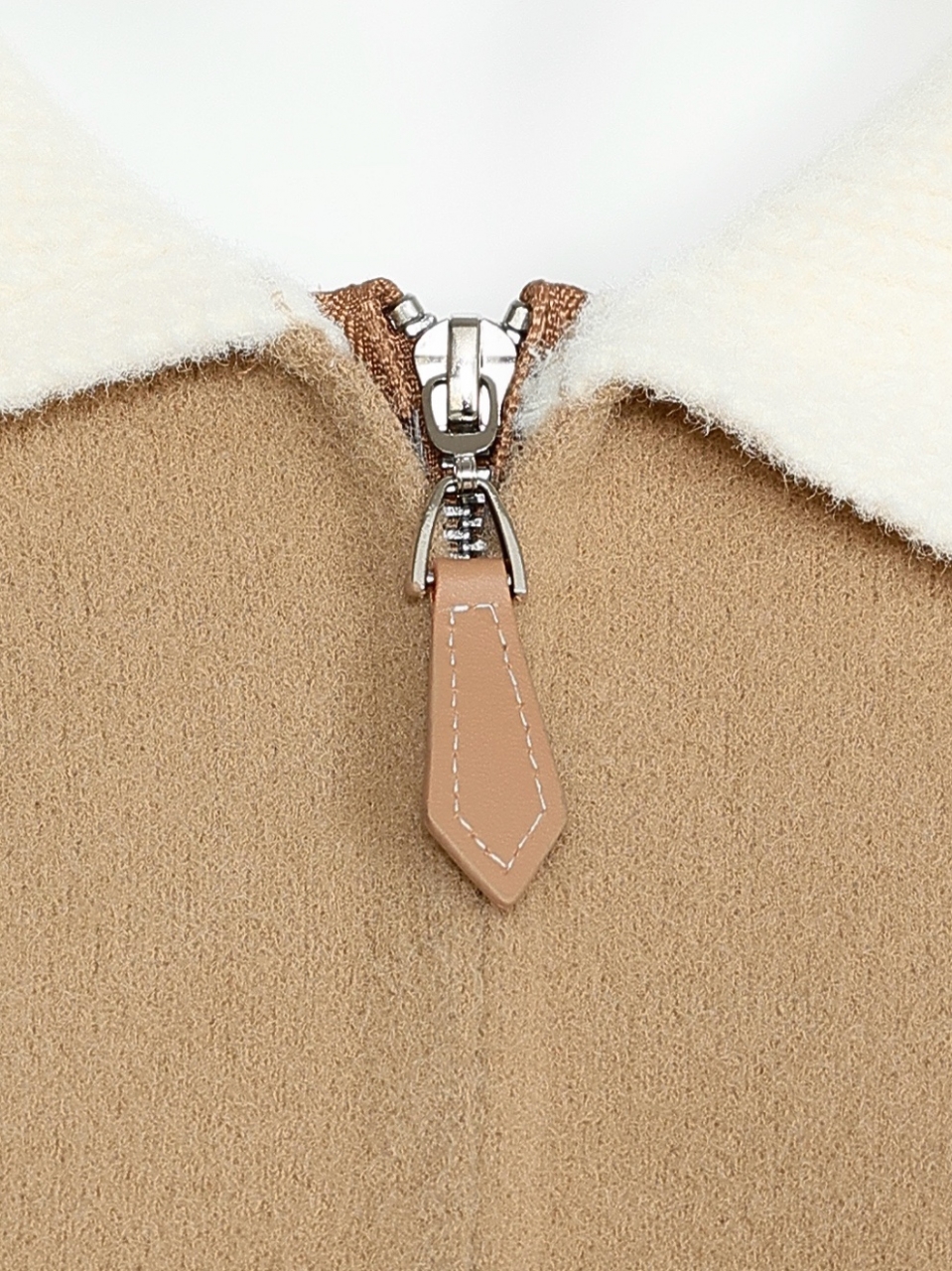 ケープカラーパイピングブルゾンMILKTEA スタイリングイメージ7