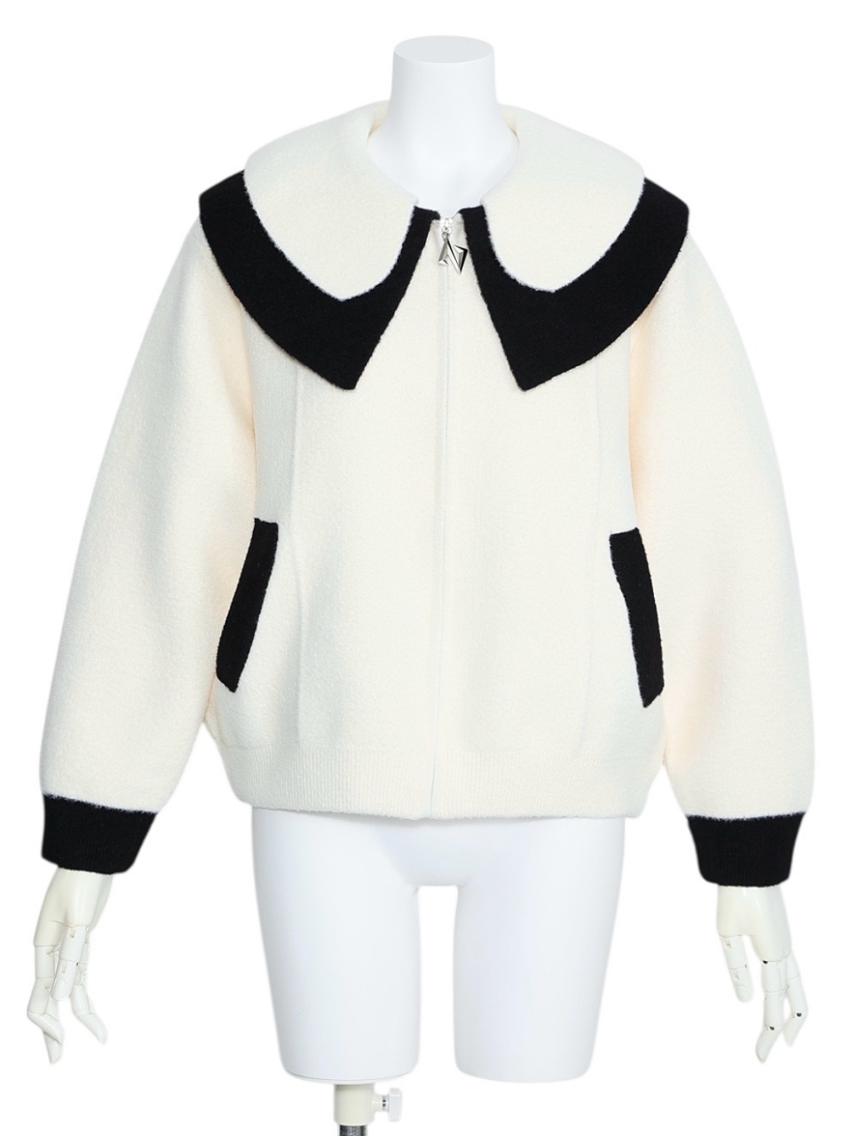 バイカラークロエブルゾンIVORY スタイリングイメージ1