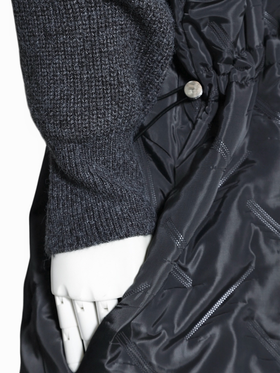 キルティングダウンニットコートGRAY スタイリングイメージ6