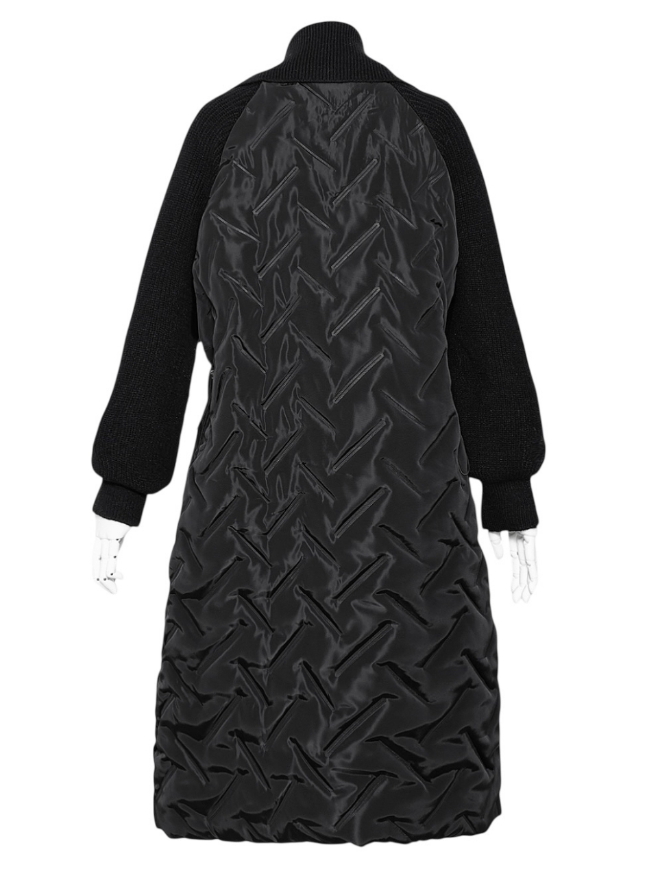 キルティングダウンニットコートBLACK スタイリングイメージ3