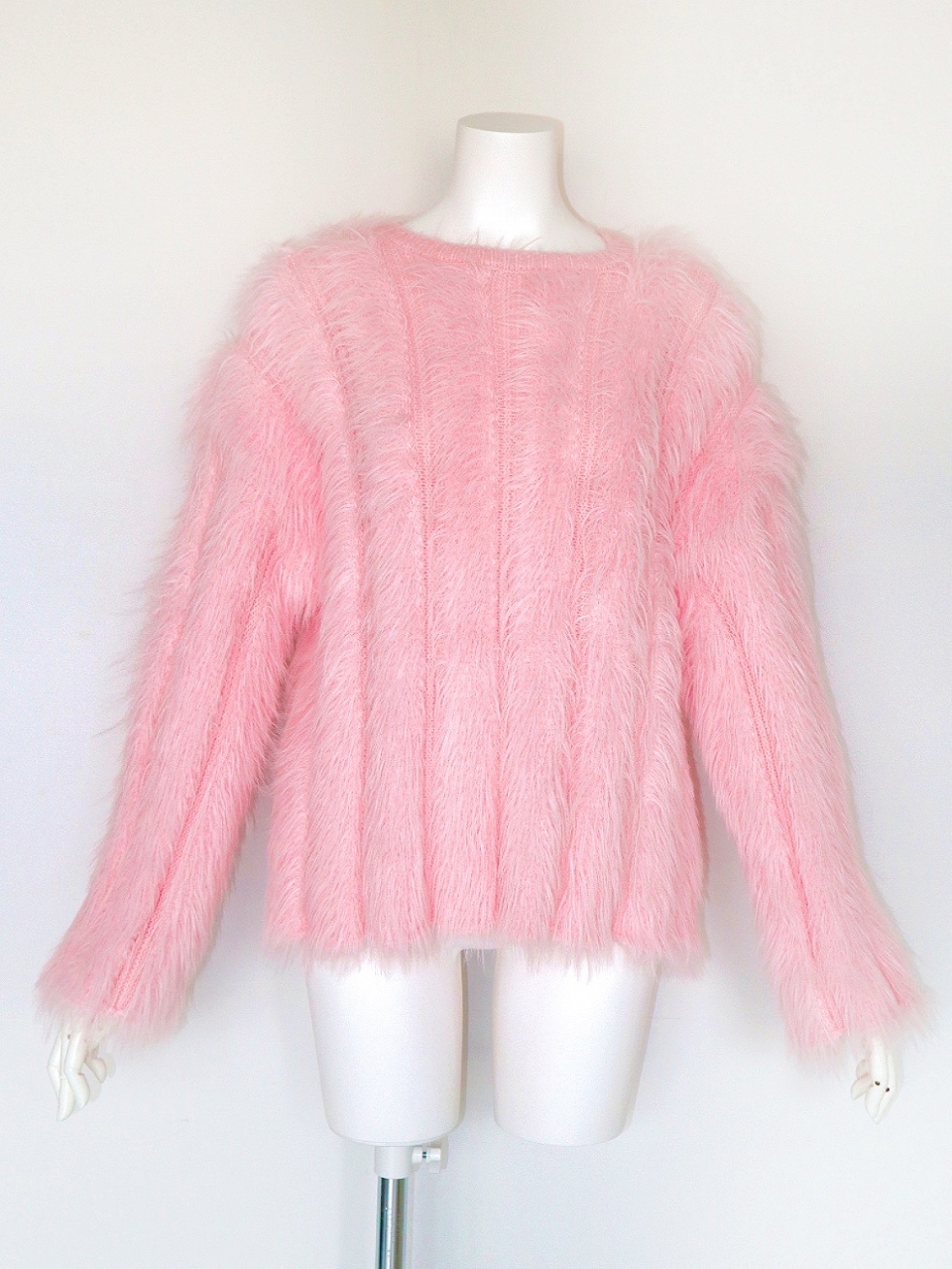 シャギーファーニットトップスPINK スタイリングイメージ1