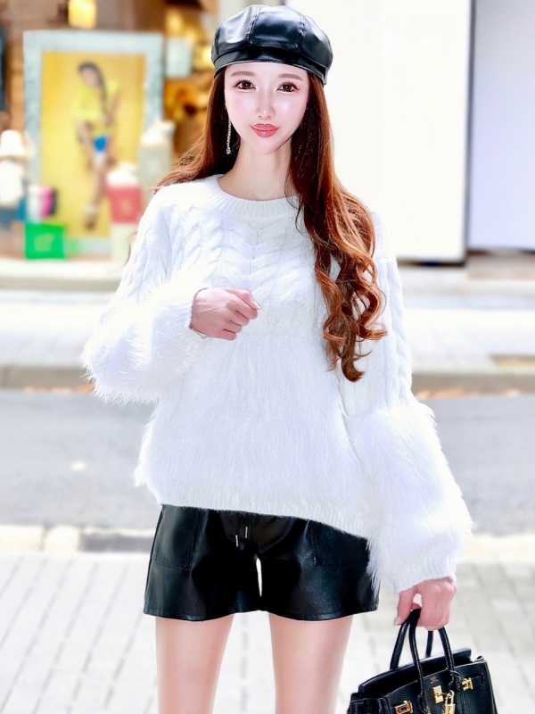 ケーブル編みファーニットWHITE