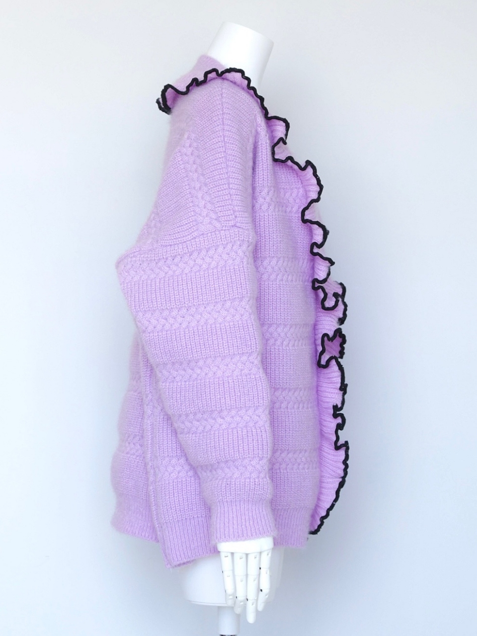 ゴージャスフリルオーバーカーディガンLAVENDER スタイリングイメージ2