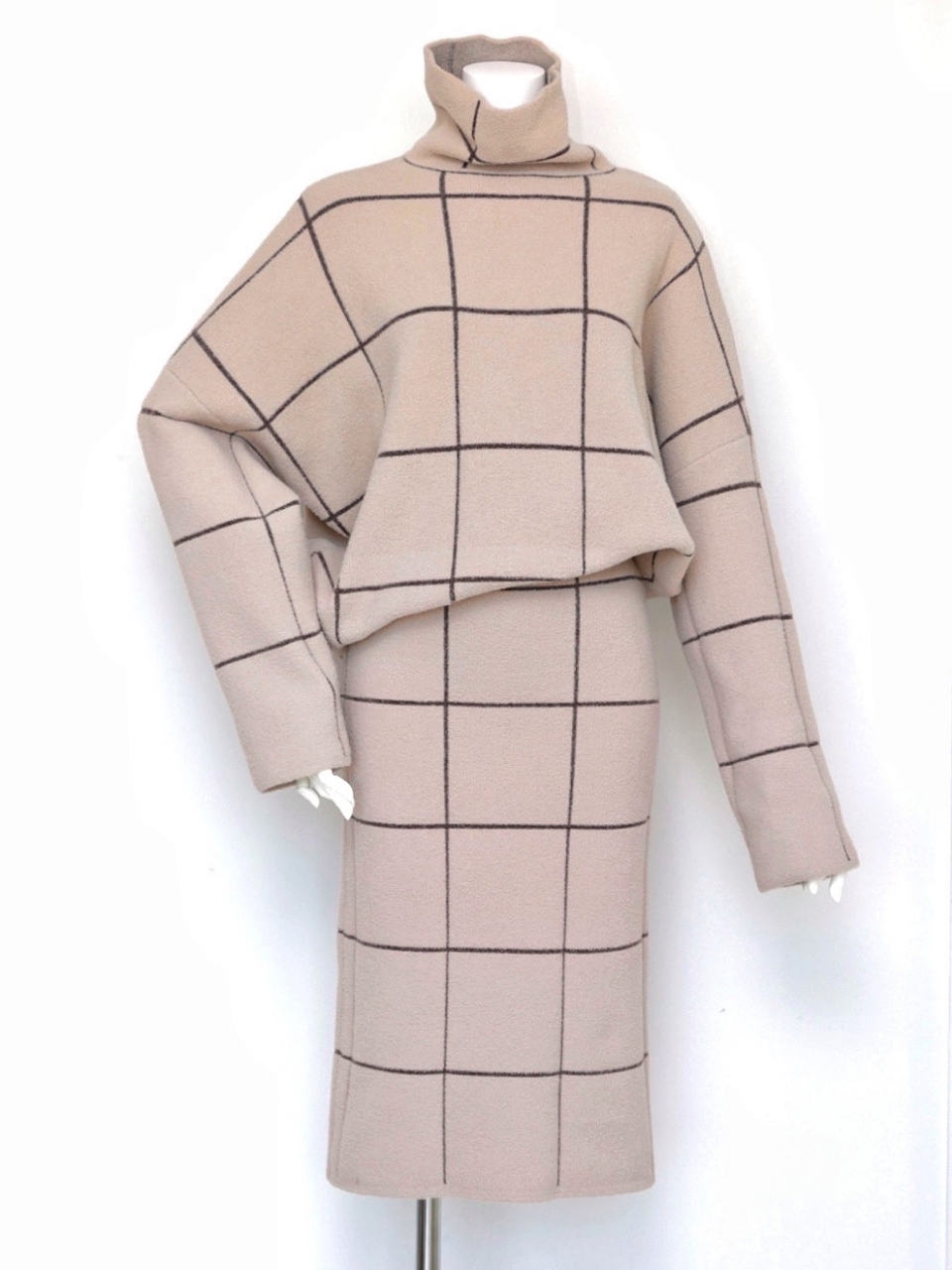 MiaニットセットアップBEIGE スタイリングイメージ1