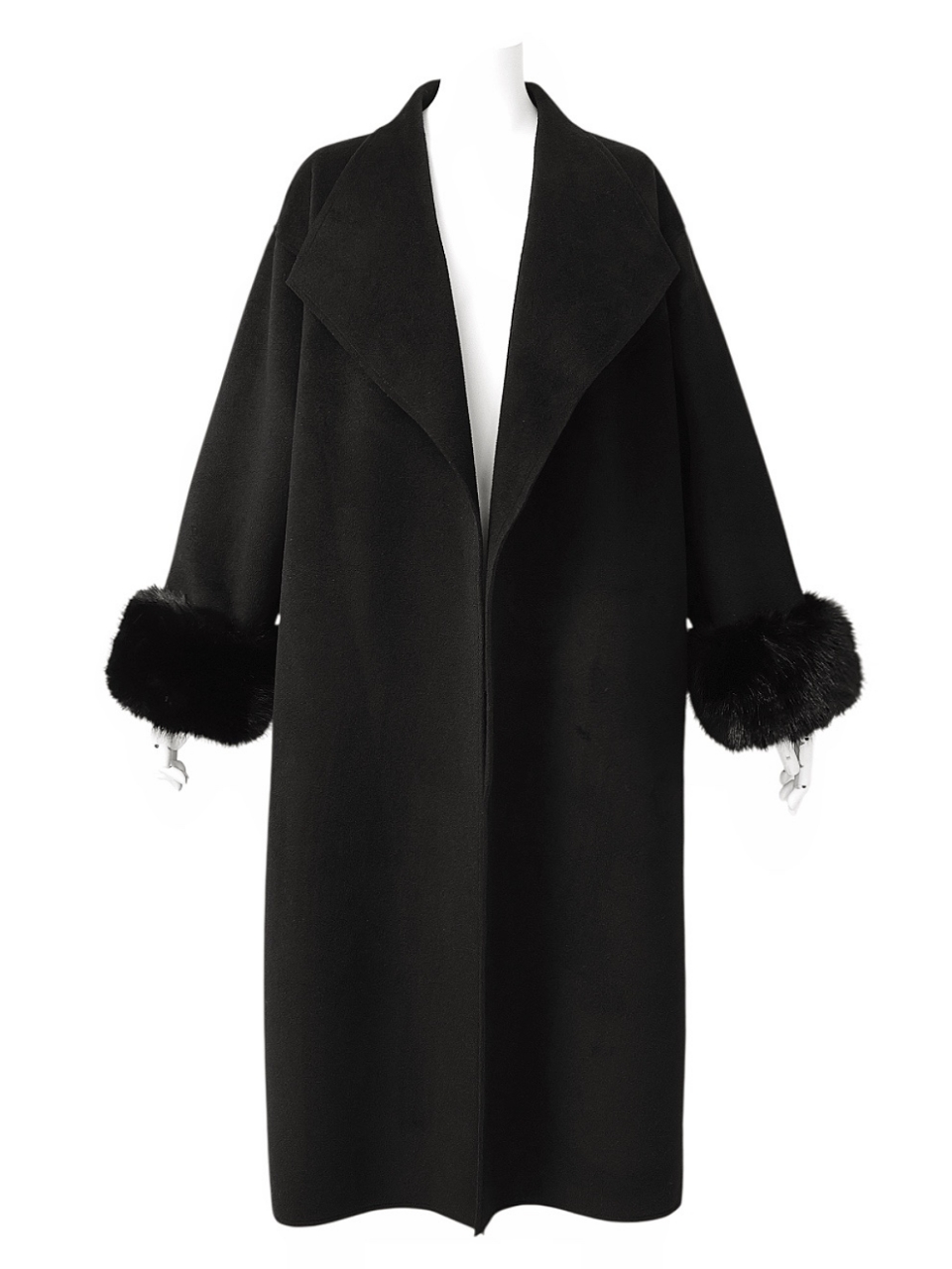 袖ファーカシミア混ウール100%ロングコートBLACK スタイリングイメージ2