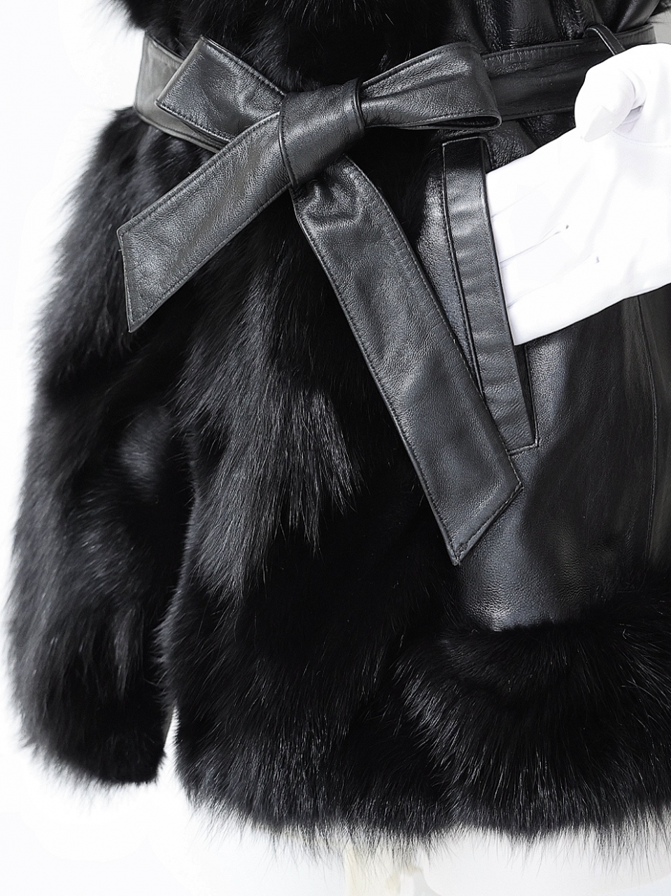 ☆再販予約31日23時迄☆Real  Fox Fur ベルト付き本革ジレ スタイリングイメージ7