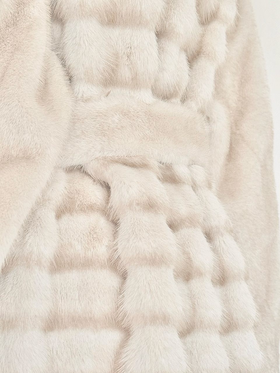 ☆再販予約31日23時迄☆LADYフェイクチンチラミンクファームートンコートIVORY スタイリングイメージ5